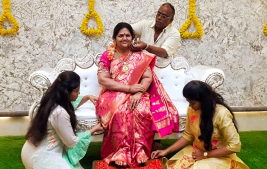 Srinivas Gupta makes life-size statue of wife